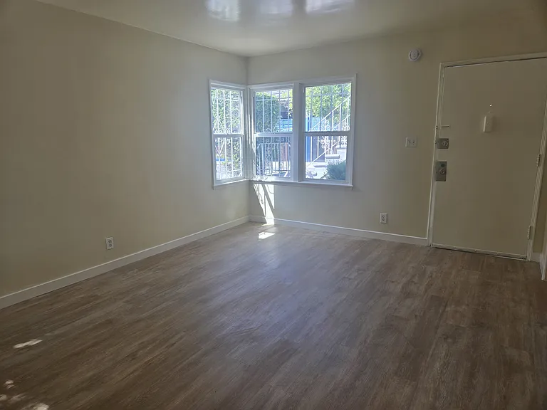 1430 Gordon St #2 — Photo 2