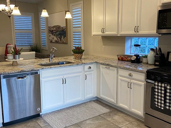 4th image of 2781 Casterton Dr