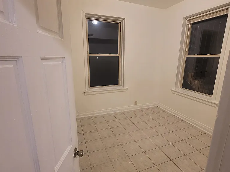 344 S Hamlin Blvd #3 — Photo 4