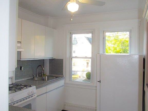 2nd image of 19 De Groot Pl