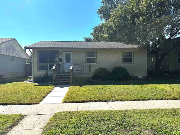 306 E 6th St, Hays, KS 67601