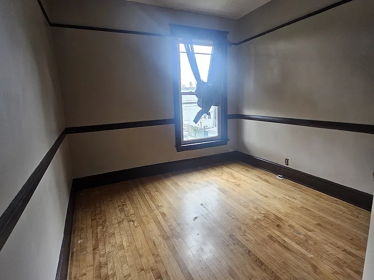 2333 S Lawndale Ave — Photo 8