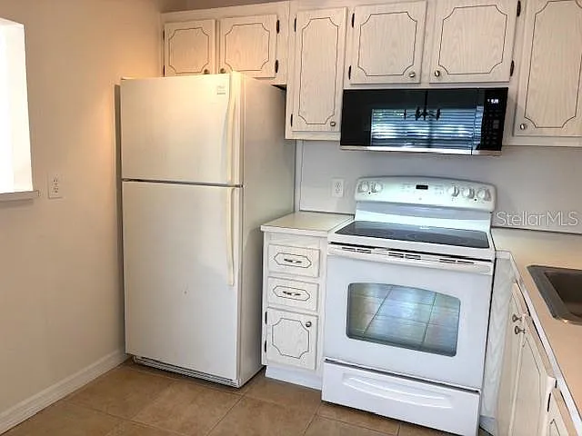 201 Kings Blvd #19 — Photo 9