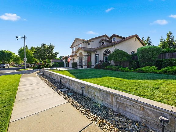 4th image of 3892 Doral Drive