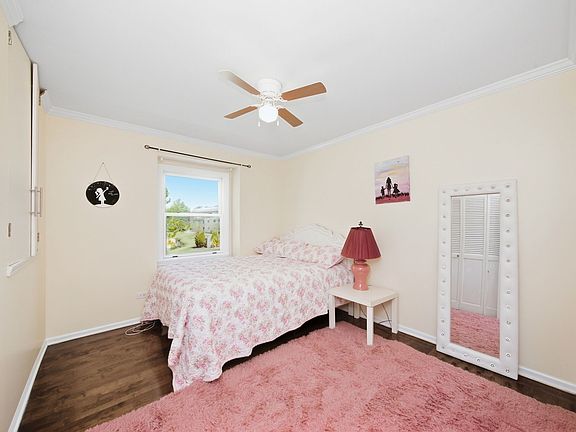 4th image of 115 W King George Ct