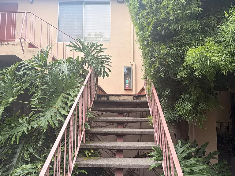 230 Felix St #F — Photo 15