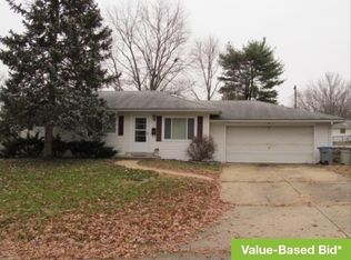 26 Country Life Dr, O'Fallon, MO 63366