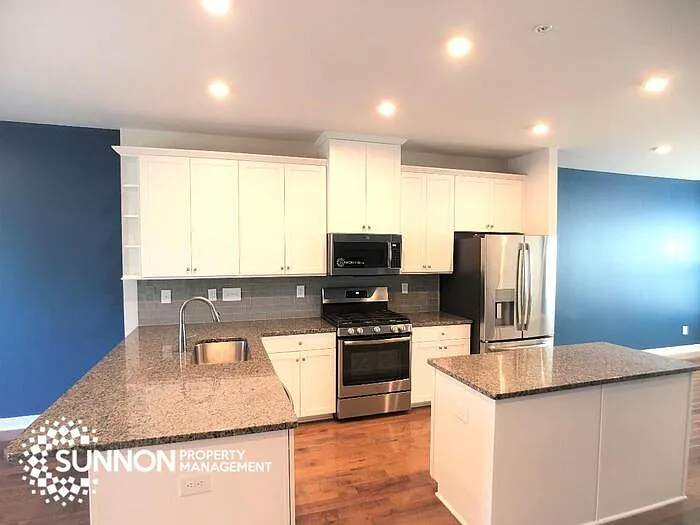 462 W Tremont Ave — Photo 6