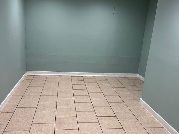 2nd image of 41 Hollis Hts #Basement