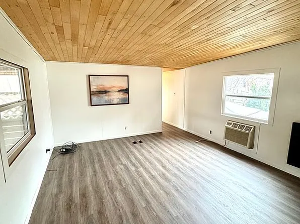 5385 Stacy Trl Trailer 223, Stacy, MN 55079