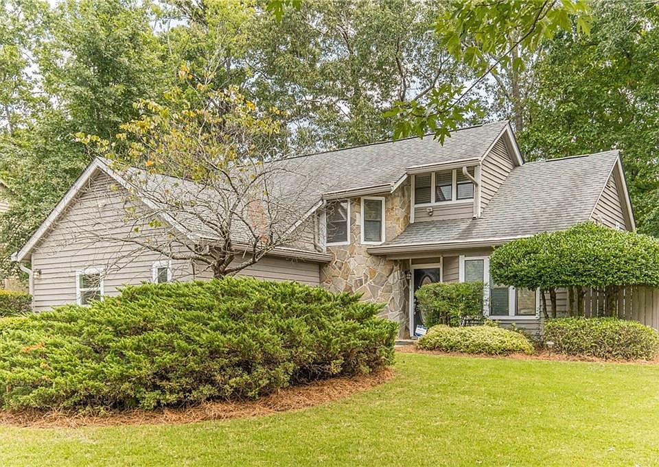 1st image of 1105 Empire Cir