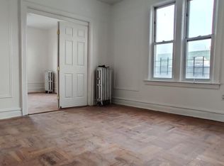 683 E 231st St #3F, Bronx, NY 10466