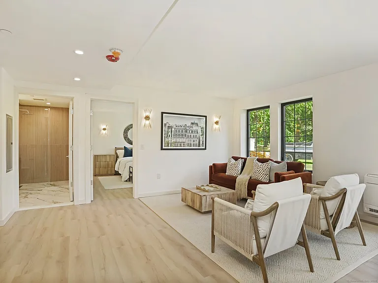 1188 King St #105 — Photo 12