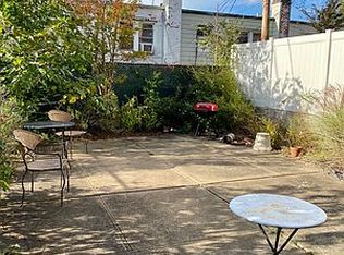 30-74 38th St #33, Astoria, NY 11103