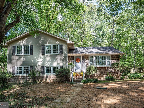 3rd image of 6410 Toney Ln