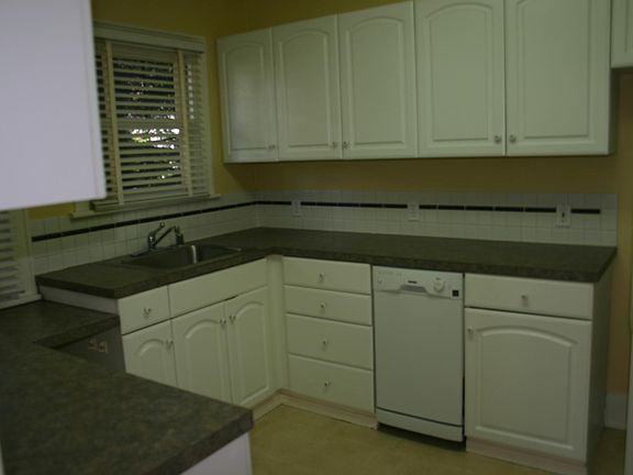 3rd image of 2368 Franklin Ave E APT 1