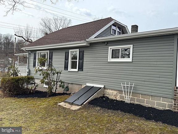 5th image of 1325 Conewago Ave