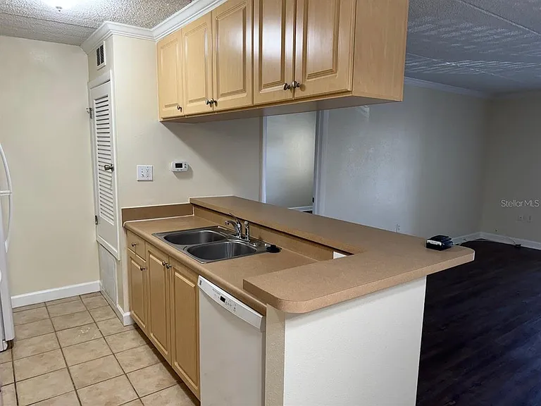 5304 W Kennedy Blvd #205 — Photo 7