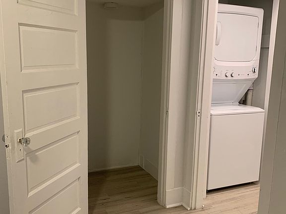 4th image of 510 N Summerlin Ave #1