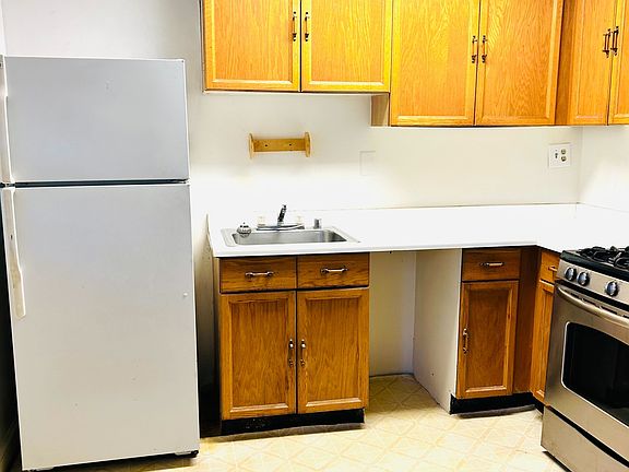 4th image of 1577 N Colonial Ter APT 105-Y
