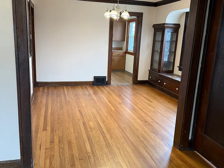 2116 Natchez Ave — Photo 3