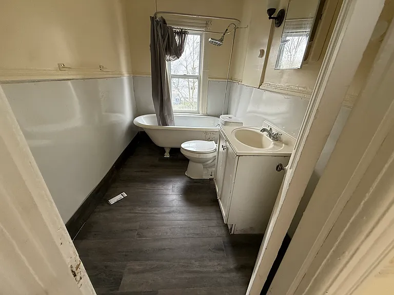 133 Greene St #LOWER AND UPPER — Photo 3