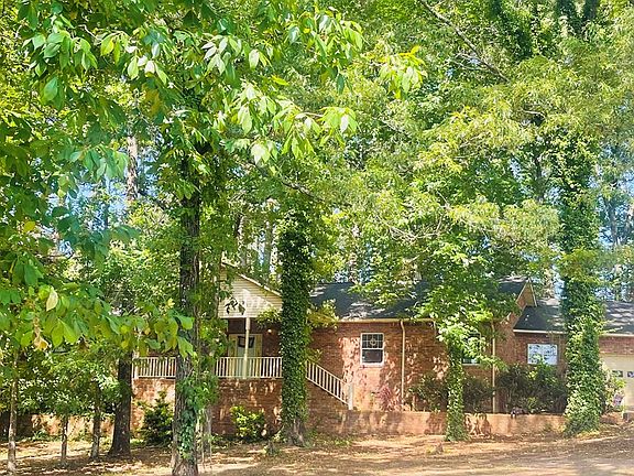 3rd image of 180 Fox Run Rd