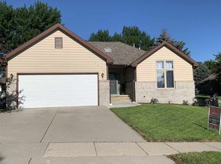 1417 Hillview Dr, Norfolk, NE 68701