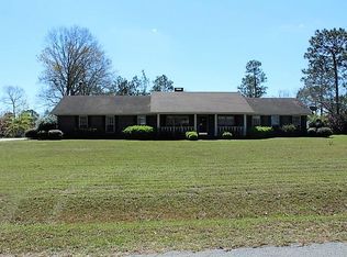 104 Dogwood St, Glennville, GA 30427