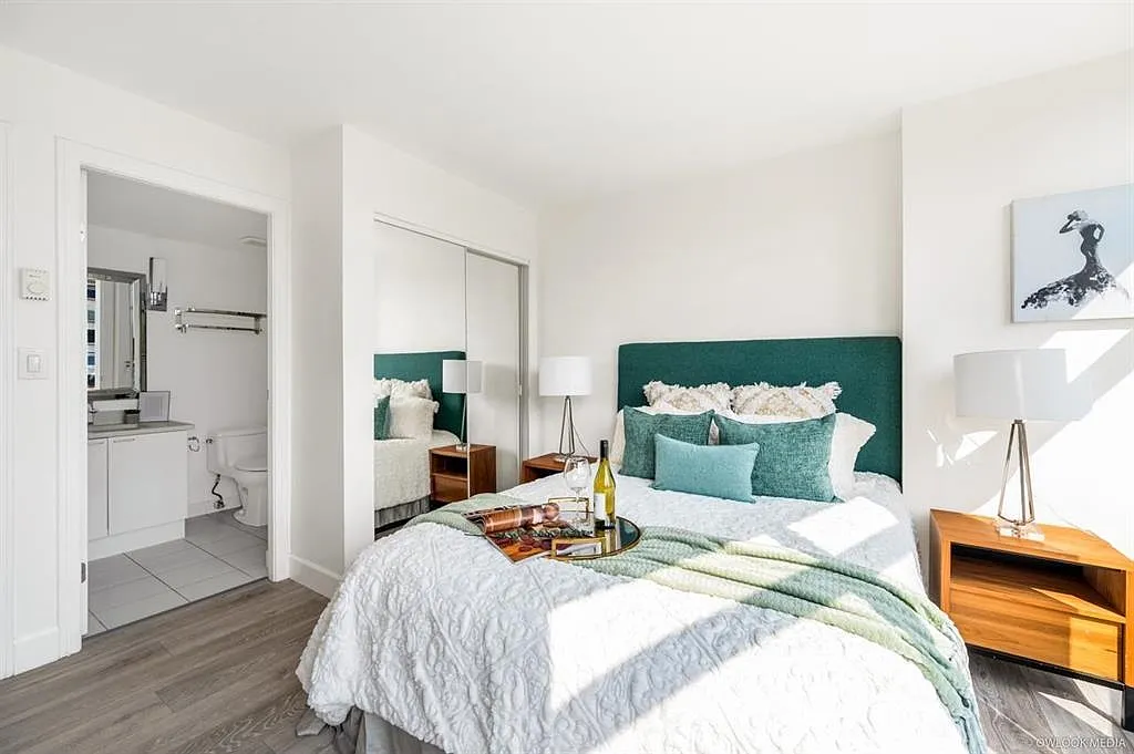 2 bed, 888 sqft, $3,200 — Photo 4
