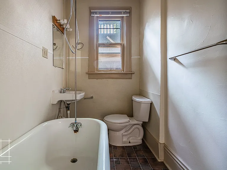 35 Lundy St. — Photo 28