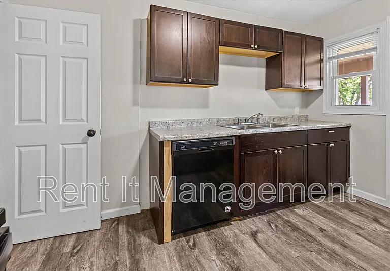 3314 Franklin St — Photo 12
