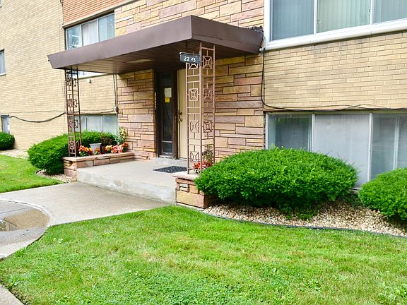 5th image of 2243 119th St APT 5W
