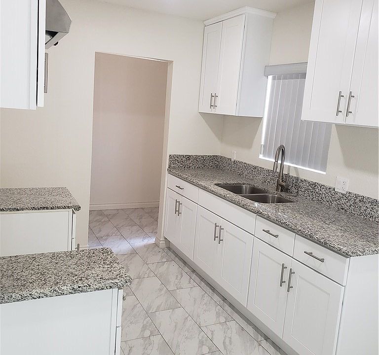 1st image of 2631 Illinois Ave