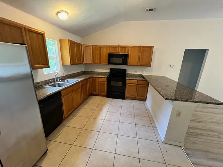 6038 W Adams St — Photo 8