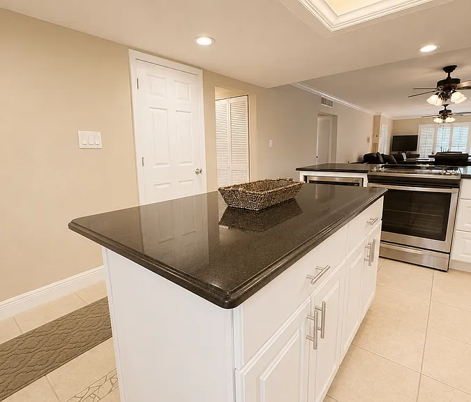 2264 Winkler Ave #202 — Photo 8