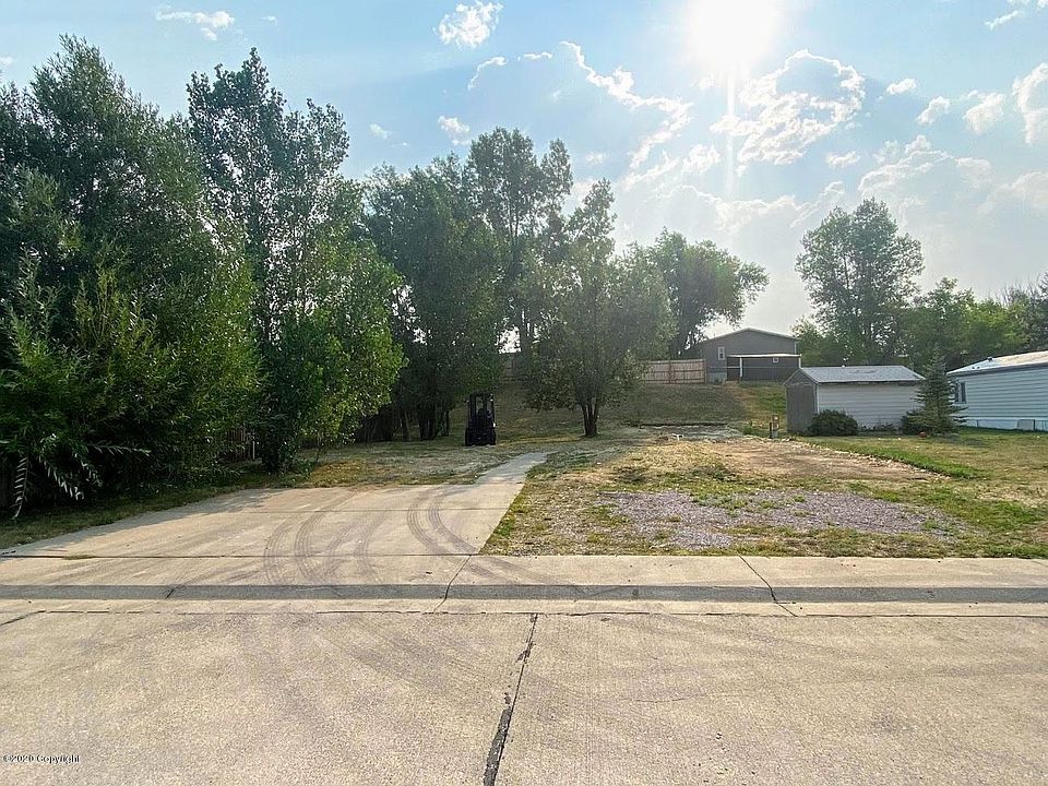 1st image of 2501 James Ct