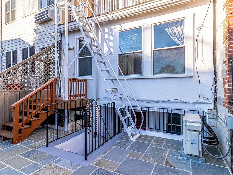 409 Constitution Ave NE #4 — Photo 31
