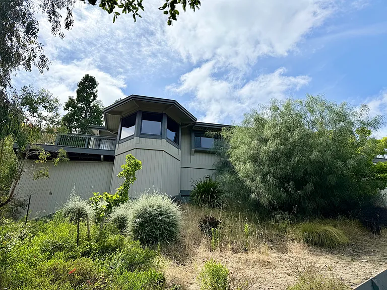 27 Saint Stephens Dr — Photo 13