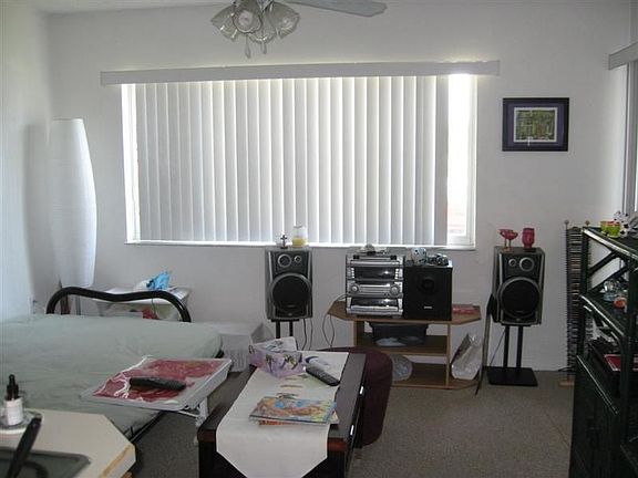 2nd image of 220 Beach Park Ln