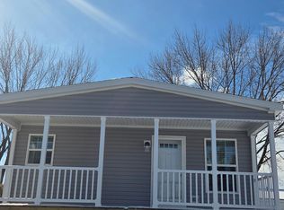 747 Cardinal Ln, Apollo, PA 15613