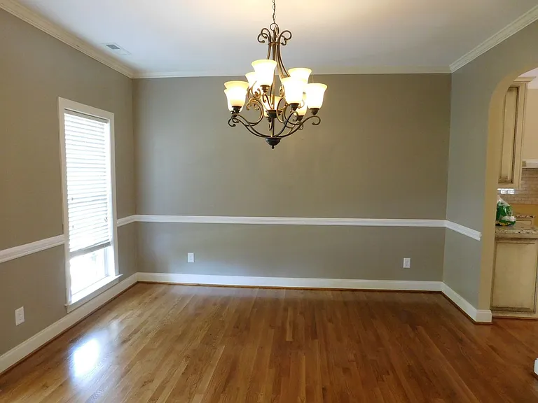 300 Taliaferro Ln — Photo 10