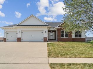 6518 Harrison Rd SW, Cedar Rapids, IA 52404