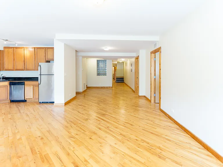 1118-28 E. Hyde Park Blvd. — Photo 11