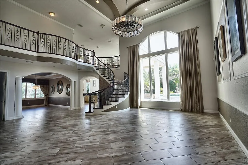 5 bed, 6.5 bath, 5667 sqft, $13,000 — Photo 4