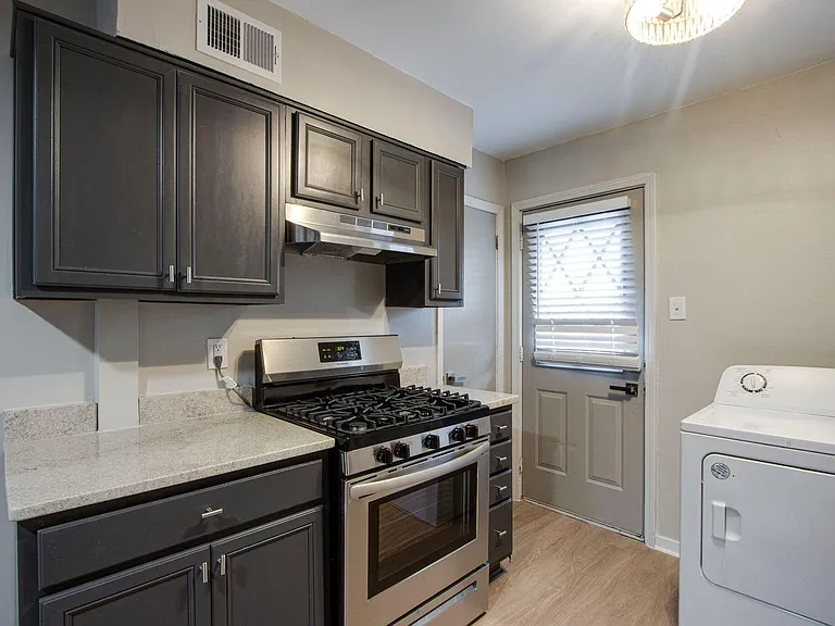540 N Mendenhall Rd #2 — Photo 2