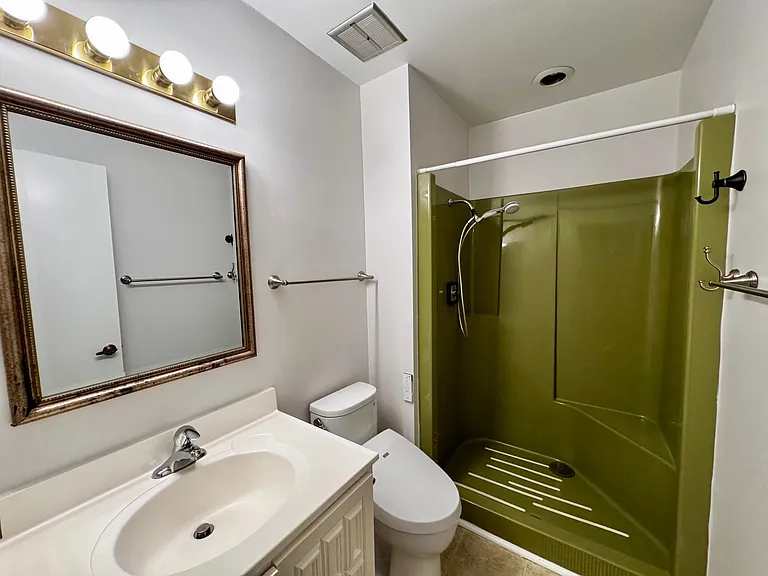 208 Lamplighter Cir — Photo 22