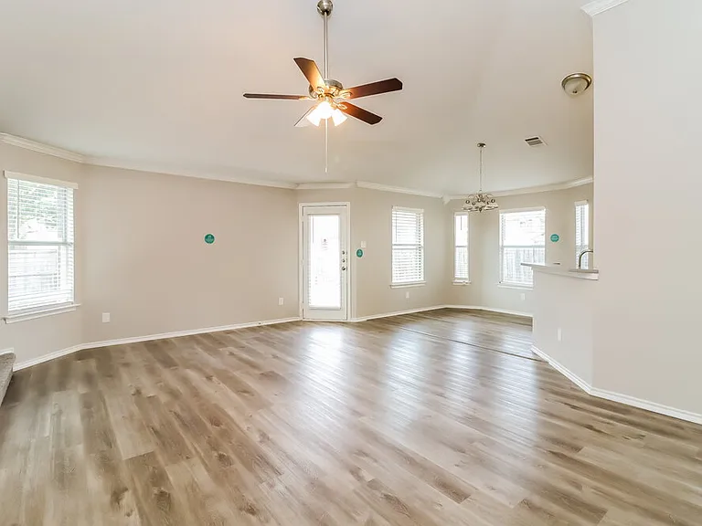 2105 Pacino Dr — Photo 7