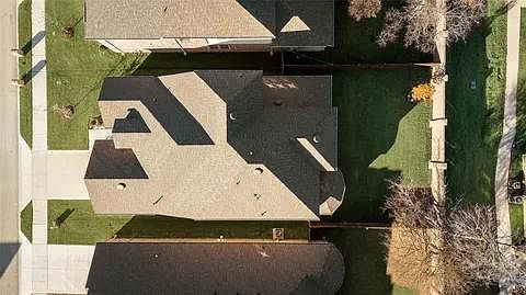 2nd image of 421 Windward Dr
