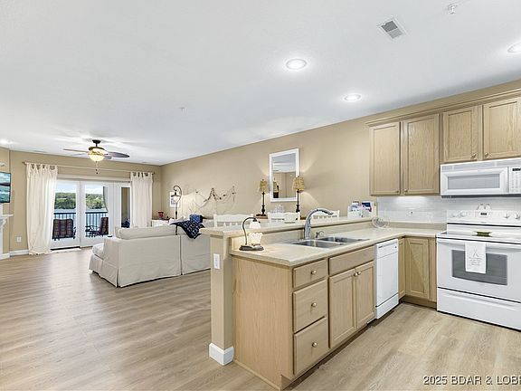 3rd image of 918 Tuscany Dr Unit 1I